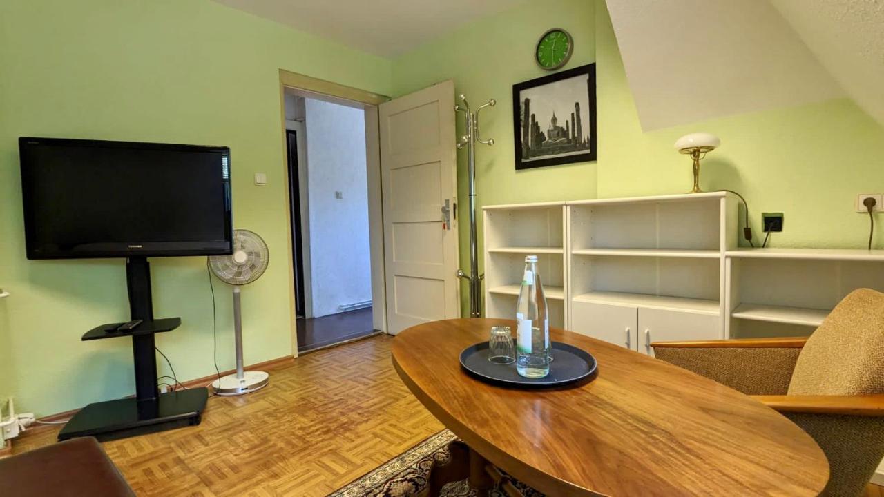 Grosse Mit Loggia Und Garten In Apartment Cottbus